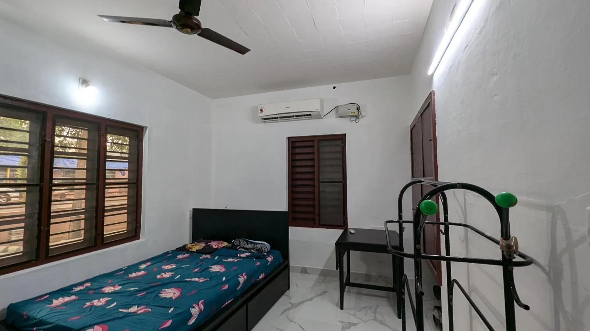 Thekkumkattil Villa Nedumbassery Homestay